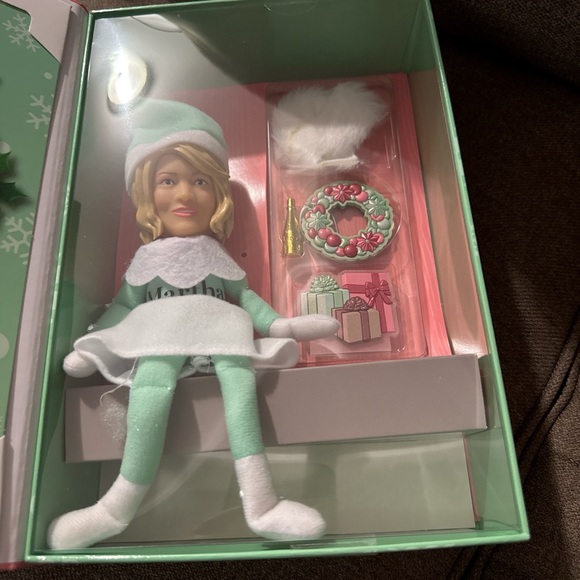 Martha Stewart on the Mantle 2024 Christmas Elf Doll 10.5” Stoop Brand N… - Picture 3 of 4